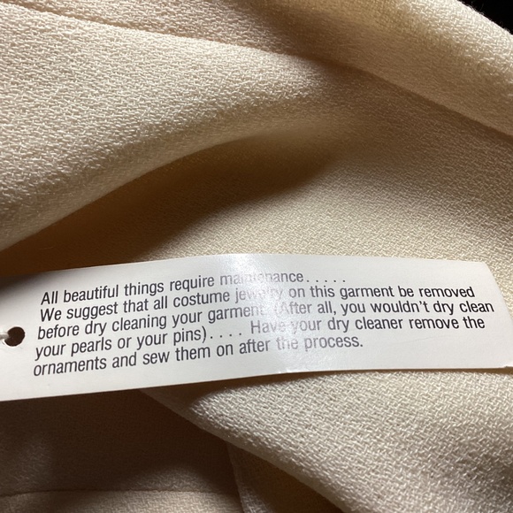 Couture size 6 YELLOW WOOL SUIT. USA MADE LIST $350. STUNNING - Picture 8 of 15